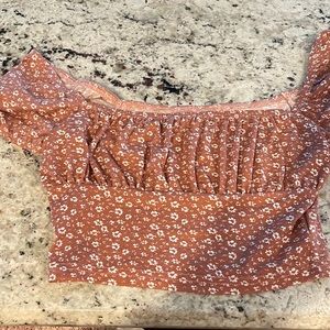 NWOT peasant style crop top size Small